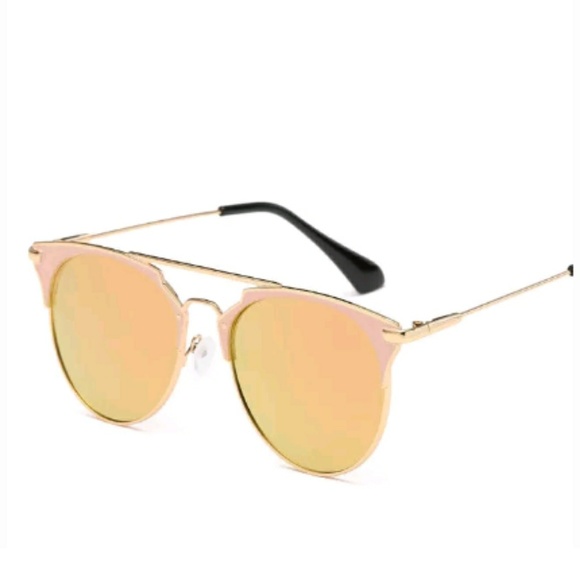 |1LEFT| 🎀3/$22🎀 Round Vintage Sunnies - Picture 2 of 3